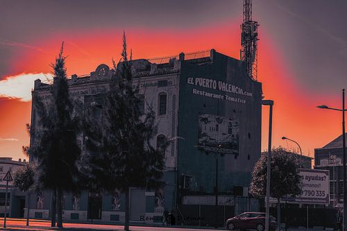 Industrial Elegance: Radio Valencia