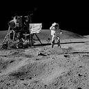 Astronaut van de Apollo 16 en de vlag van de Verenigde Staten op de maan. van Dina Dankers thumbnail