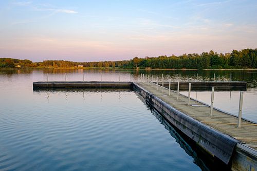 Pier bij zonsondergang