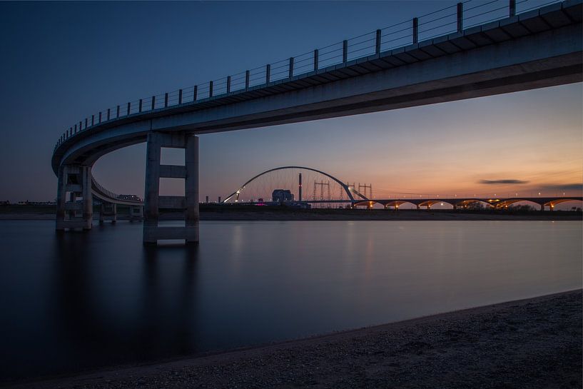 Zaligebrug, Nijmegen au coucher du soleil par Robbert van Rijsewijk