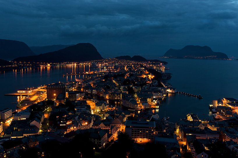 Ålesund (Norvège) la nuit par Ties van Veelen