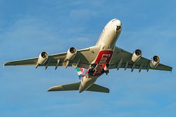 Emirates Airbus A380 (A6-EDJ) is vertrokken naar Dubai. van Jaap van den Berg