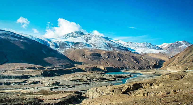 Unberührte Berglandschaft in Tibet von Rietje Bulthuis