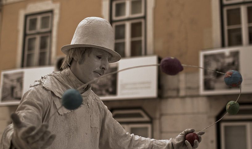 Straatartiest Lissabon by Ruud Lobbes