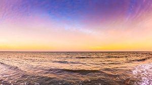 Sunset at the ocean van Günter Albers
