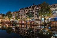Mondriaanwoonboot in een Amsterdamse gracht van Jeroen de Jongh thumbnail