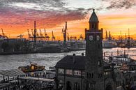 Landungsbrücken in Hamburg bij zonsondergang van Andrea Gaitanides - Fotografie mit Leidenschaft thumbnail
