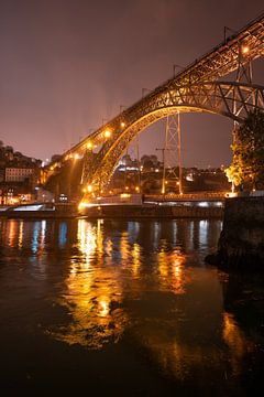 Porto mit Ponte Dom Luís I bei Nacht von Leo Schindzielorz