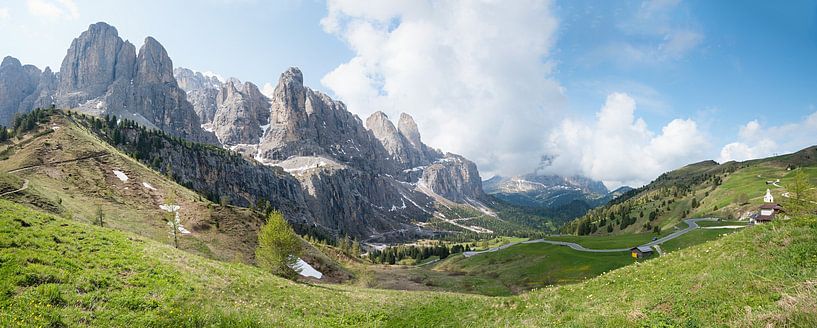 schilderachtig panorama landschap Passo Gardena zuid Tirol van SusaZoom