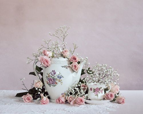 Bloemetjes servies met rozen