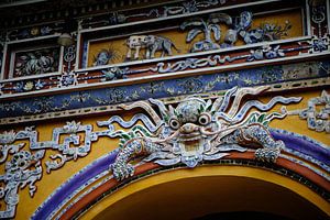 Detail eines vietnamesischen Tempels von Karel Ham