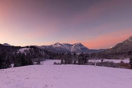 Winterlicher Sonnenaufgang in Farchant von Teresa Bauer