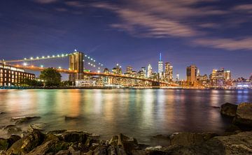 Brooklyn Bridge en Manhattan van Peter Postmus