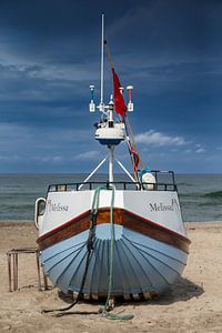 Bateaux de pêche danois sur la plage sur Menno Schaefer