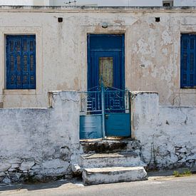 Facade in Greece by Robert Beekelaar