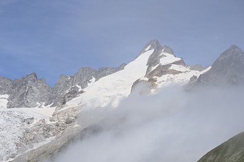 De TMB rond de Mont Blanc: een spectaculaire langeafstandswandelroute door Frankrijk, Italië en Zwitserland - vol gletsjers, bergtoppen, alpenweiden en prachtige bergmomenten.