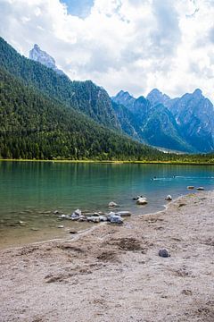 Bergmeer in Italië van Joyce Schouten