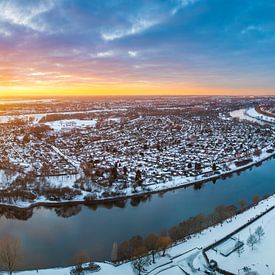 Weserstadion in Bremen während eines winterlichen Sonnenuntergangs von Michael Abid