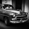 Oldtimer dans la vieille ville de La Havane Cuba en noir et blanc sur Dieter Walther