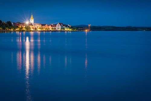 Friedrichshafen in de avond