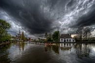 Roeien voor de storm / Veerhuis / Overschie / Rotterdam van Rob de Voogd / zzapback thumbnail
