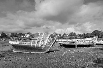 HDR urbex Cimetiere a bateaux scheepskerkhof te Quelmer bretagne van W J Kok