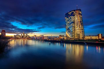 Blue Skyline met ECB - Frankfurt van Fotos by Jan Wehnert