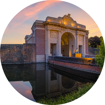 Zonsondergang bij de Menenpoort, Ieper