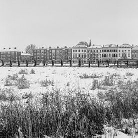 Winterpanorama Landschaft Auen und IJsselkade Zutphen von Marc Leeflang