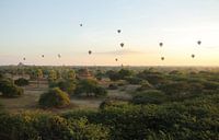 Hot Air Balloons above Bagan, Myanmar van Jesper Boot thumbnail