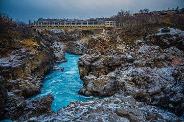 brug bij de Barnafoss in ijsland van peterheinspictures