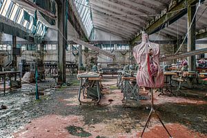 Verlaten textielfabriek van Gentleman of Decay