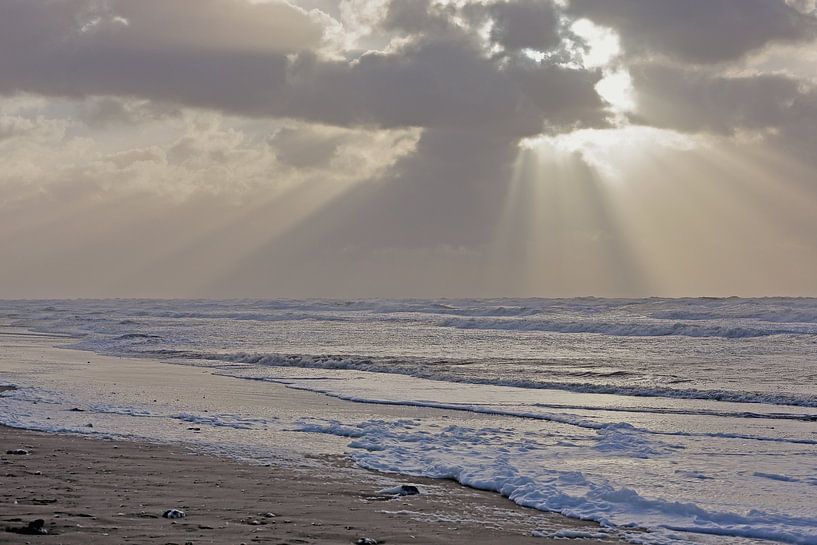 View of the setting sun above the North Sea by Ronald Smits
