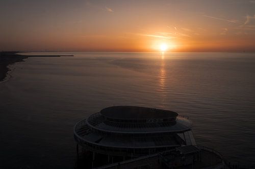 zonsondergang vanaf pier Scheveningen