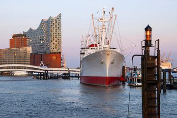 Hamburg, Germany by Alexander Ludwig