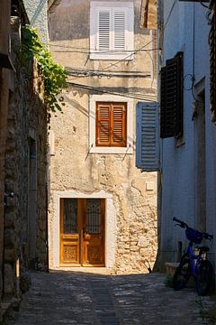 landestypisches Wohnhaus in der Altstadt von Krk in Kroatien