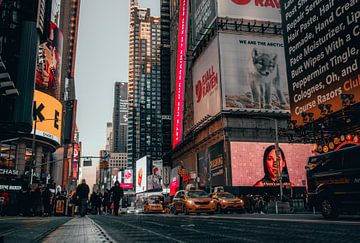 Advertising in New York by Dennis van den Worm