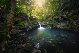 Wasserfall im Naturschutzgebiet Acquerino, Wald im toskanischen Apennin von Stefano Orazzini
