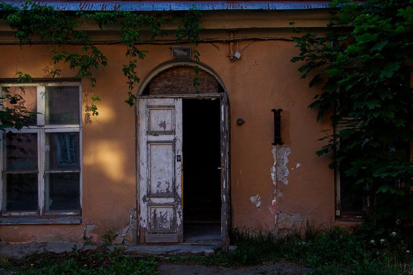 Soleil du soir sur une façade de Tallinn par Hans Lok