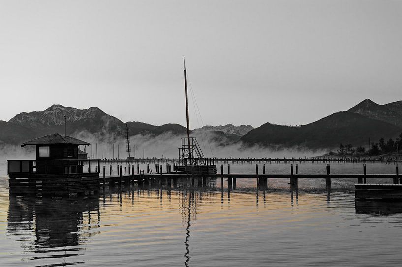 Morgenstille am See (simple black-and-white) von artpictures.de