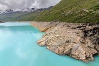 Laag water in het Moiry reservoir in de Zwitserse alpen van Dennis van de Water thumbnail