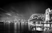 Skyline von Sydney bei Nacht | Schwarz und Weiß von Ricardo Bouman Fotografie Miniaturansicht