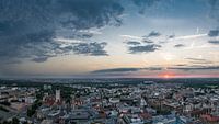 Vue de la tour sur la ville de Leipzig, Allemagne, pendant le coucher du soleil, Leipzig par Werner Lerooy Aperçu
