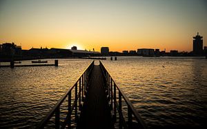 Het IJ bij zonsondergang van Floris Heuer