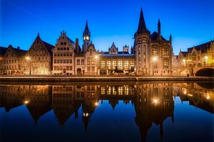 Reflecties in de ochtend in Gent von Roy Poots