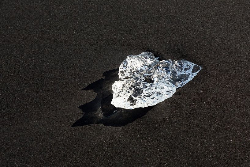 Brokken ijs op het strand van Sven-Erik Arndt