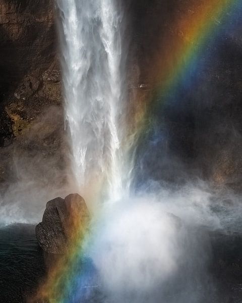 Water and Sun (The Rainbow) by Robin Gooijers | Fotografie