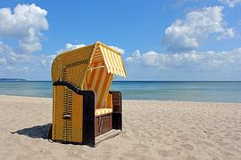 Yellow beach chair by Ostsee Bilder