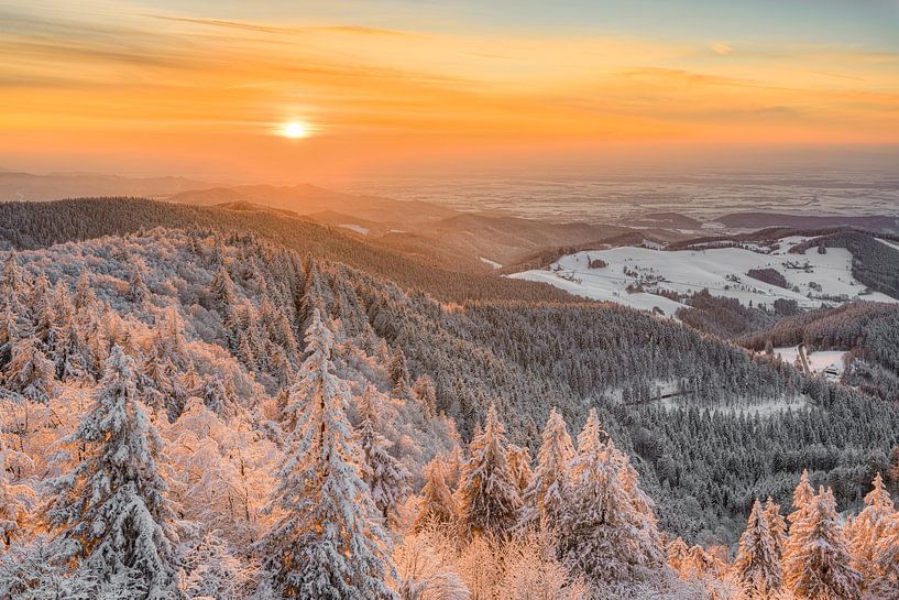 Winterabend im Schwarzwald von Michael Valjak