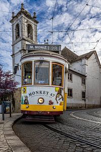 Le célèbre tramway 28 à Lisbonne, dans le quartier historique de l'Alfama